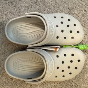 NWT Crocs clogs Sz J2 Grey